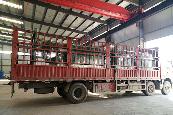 2017.10-中原油田濾筒除塵裝車發(fā)貨5.jpg